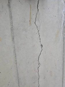 Vertical crack Toronto foundation basement