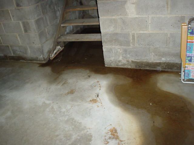 leaking basement floor Toronto